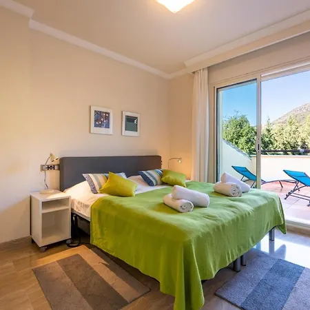 Sierra Blanca, Apartment